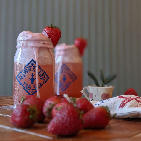 Strawberry Shindig Muslin Bag of Loose Leaf Tea - 15 Servings